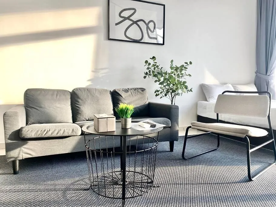 Beacon Executive Suites #Minimalist #Skypool #Georgetown #6Pax #2Br 2Bath #3 Queen #Quality Well Maintained #Private Host 0*, George Town Malaysia