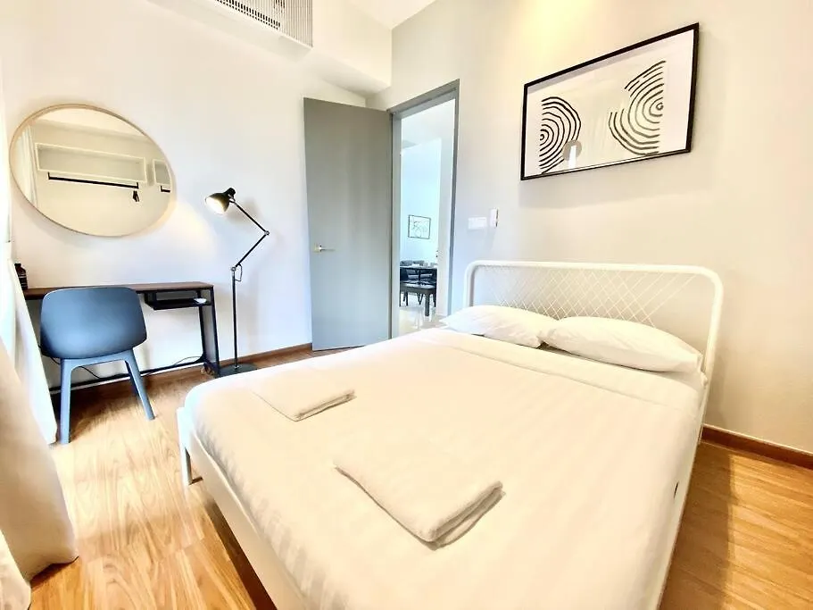 Apartment Beacon Executive Suites #Minimalist #Skypool #Georgetown #6Pax #2Br 2Bath #3 Queen #Quality Well Maintained #Private Host Malaysia