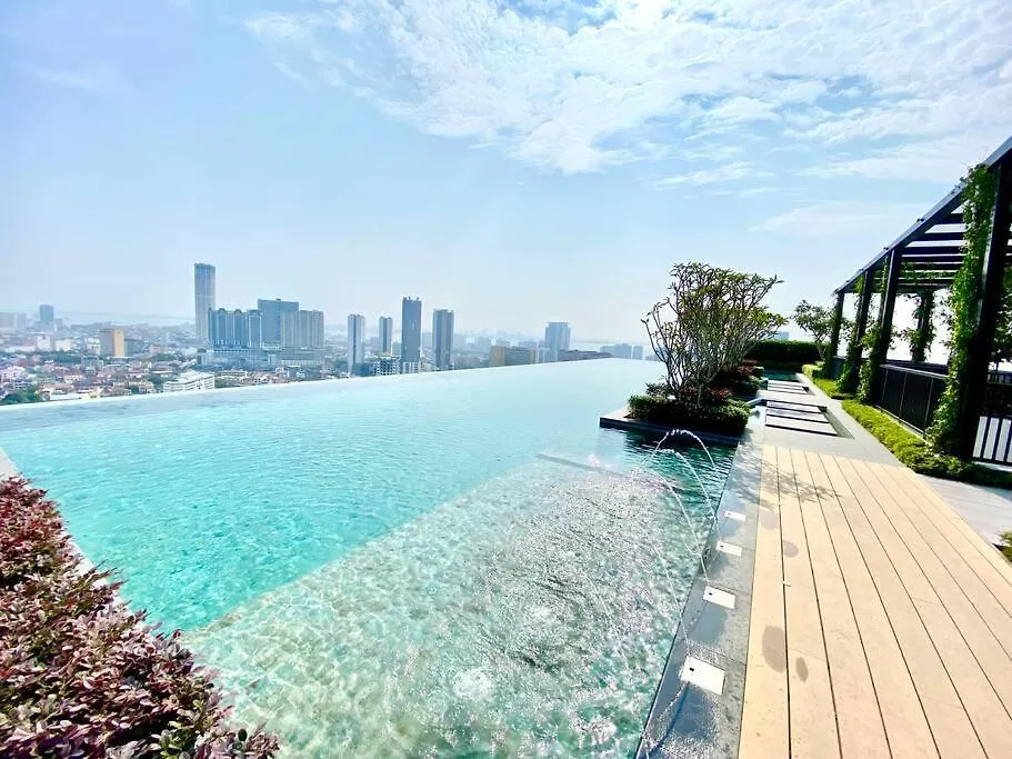 Beacon Executive Suites #Minimalist #Skypool #Georgetown #6Pax #2Br 2Bath #3 Queen #Quality Well Maintained #Private Host George Town