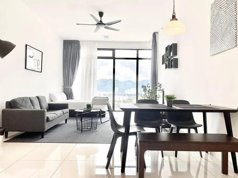 Beacon Executive Suites #Minimalist #Skypool #Georgetown #6Pax #2Br 2Bath #3 Queen #Quality Well Maintained #Private Host
