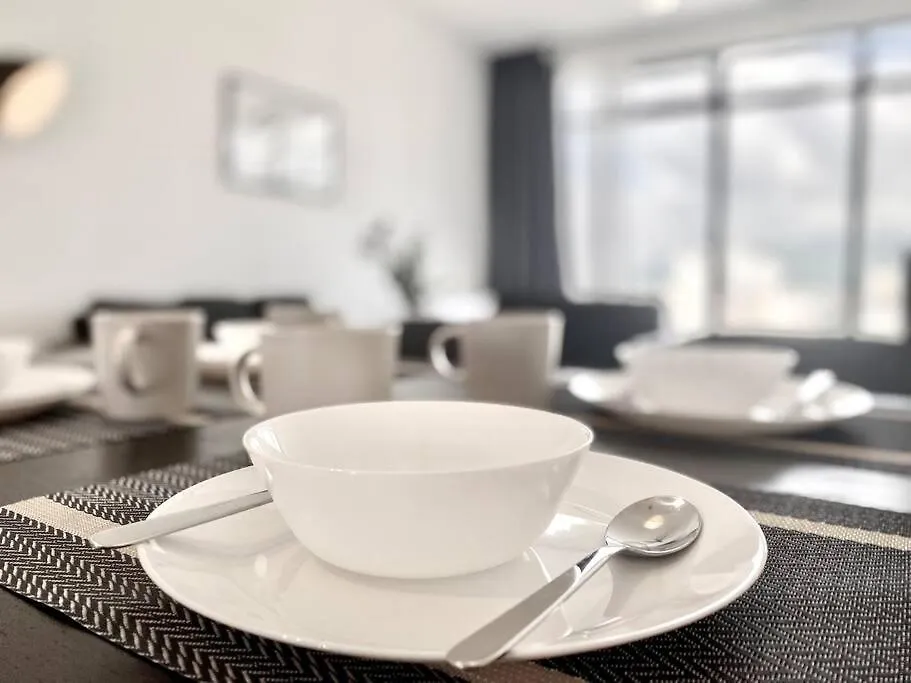 Beacon Executive Suites #Minimalist #Skypool #Georgetown #6Pax #2Br 2Bath #3 Queen #Quality Well Maintained #Private Host 公寓