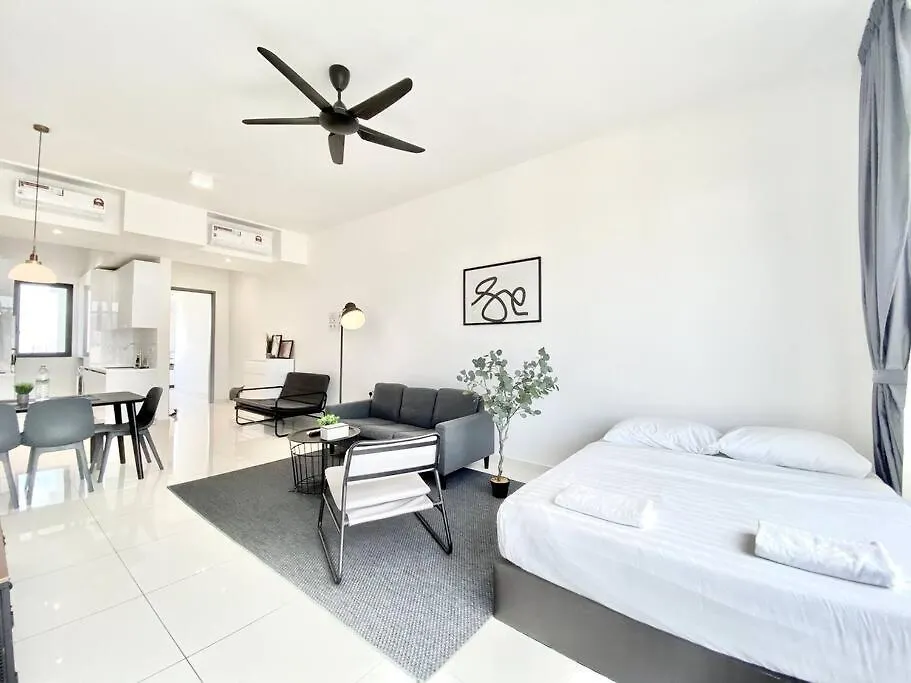 Beacon Executive Suites #Minimalist #Skypool #Georgetown #6Pax #2Br 2Bath #3 Queen #Quality Well Maintained #Private Host 公寓 乔治敦
