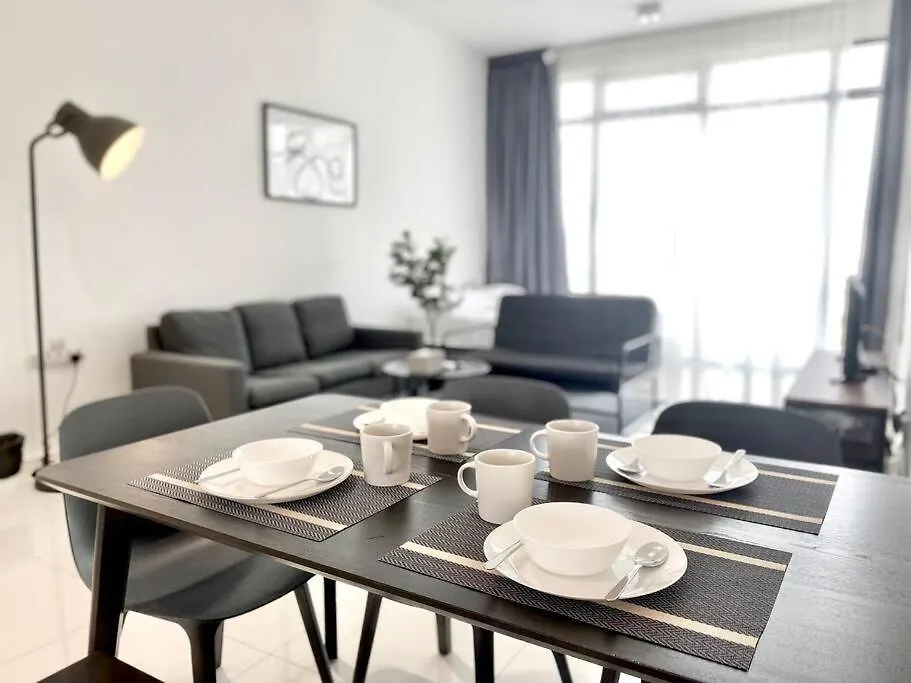 Beacon Executive Suites #Minimalist #Skypool #Georgetown #6Pax #2Br 2Bath #3 Queen #Quality Well Maintained #Private Host Малайзия