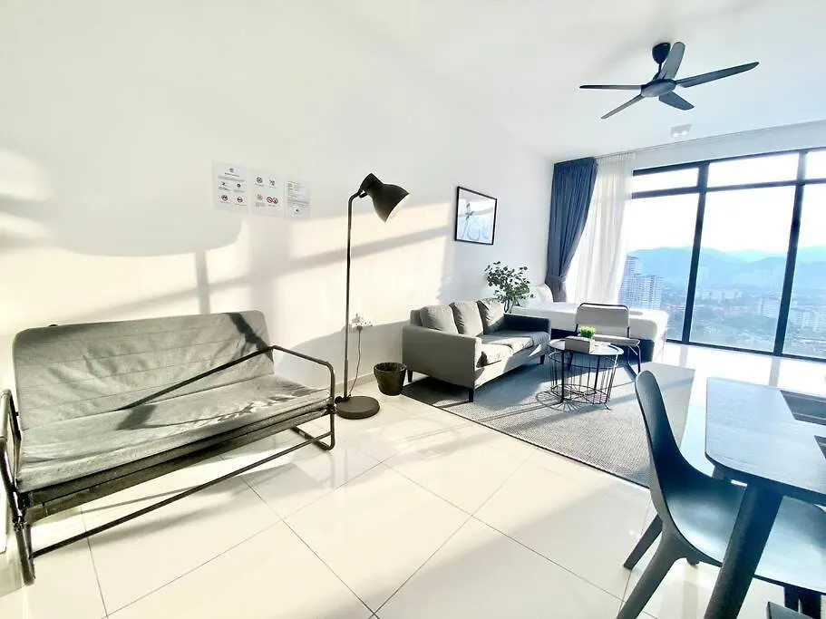 Beacon Executive Suites #Minimalist #Skypool #Georgetown #6Pax #2Br 2Bath #3 Queen #Quality Well Maintained #Private Host Джорджтаун